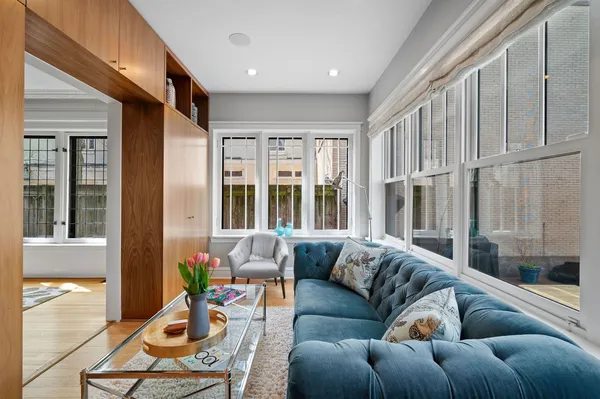 $1,899,000 | 740 West Hutchinson Street, Chicago, IL 60613