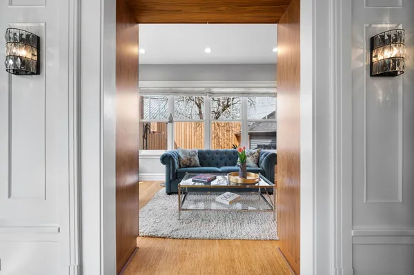 $1,899,000 | 740 West Hutchinson Street, Chicago, IL 60613