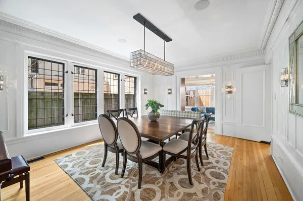 $1,899,000 | 740 West Hutchinson Street, Chicago, IL 60613