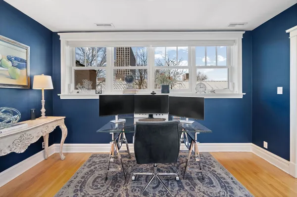 $1,899,000 | 740 West Hutchinson Street, Chicago, IL 60613