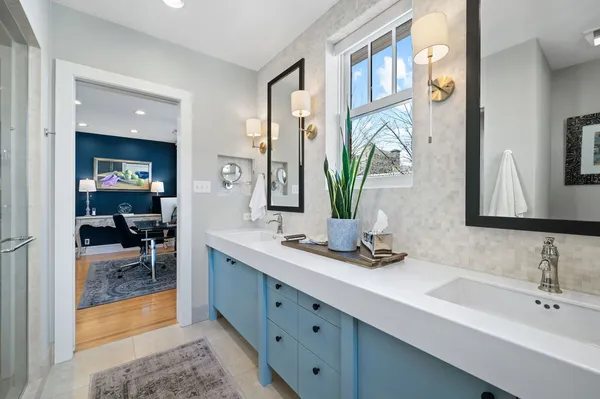 $1,899,000 | 740 West Hutchinson Street, Chicago, IL 60613