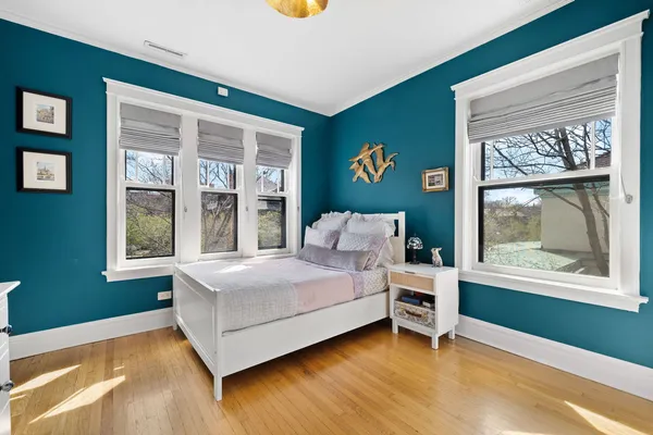 $1,899,000 | 740 West Hutchinson Street, Chicago, IL 60613