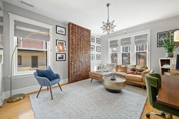 $1,899,000 | 740 West Hutchinson Street, Chicago, IL 60613