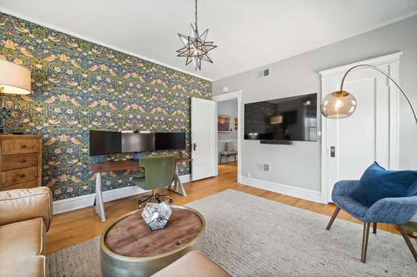 $1,899,000 | 740 West Hutchinson Street, Chicago, IL 60613