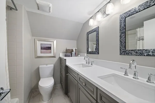 $1,899,000 | 740 West Hutchinson Street, Chicago, IL 60613