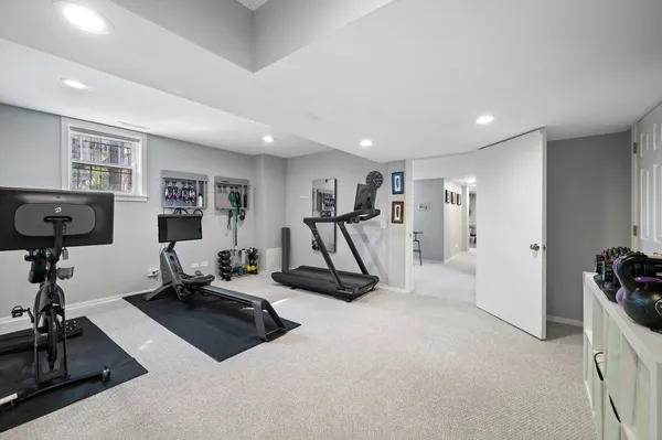 $1,899,000 | 740 West Hutchinson Street, Chicago, IL 60613