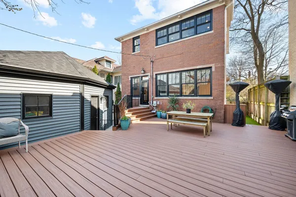 $1,899,000 | 740 West Hutchinson Street, Chicago, IL 60613