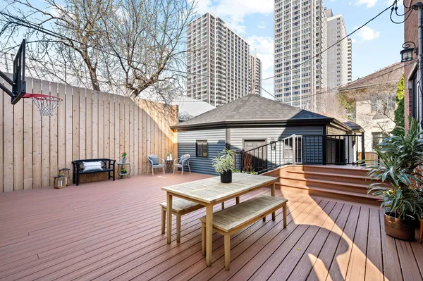 $1,899,000 | 740 West Hutchinson Street, Chicago, IL 60613