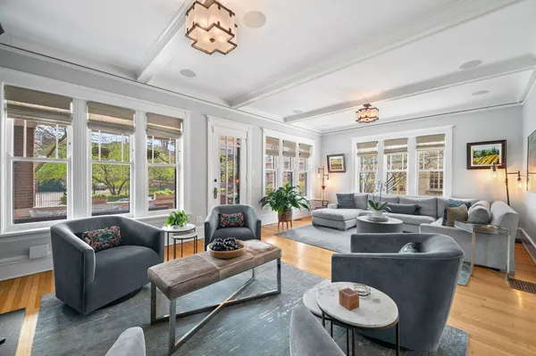 $1,899,000 | 740 West Hutchinson Street, Chicago, IL 60613