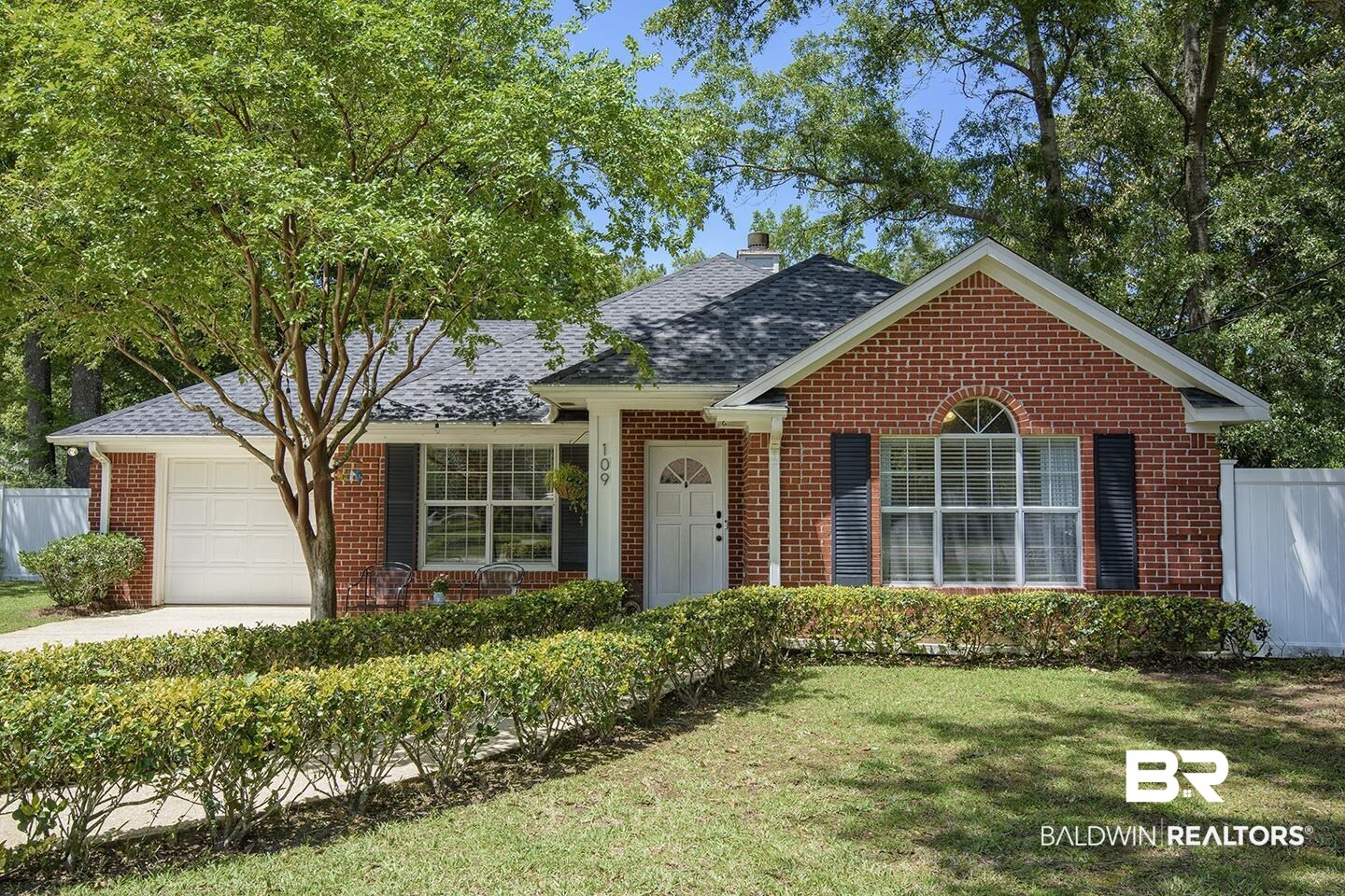 109 Cherry Circle Daphne, AL 36526 - Photo 2 of 32