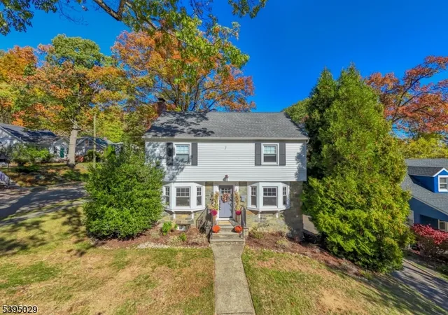 $929,000 | 54 Howard Street, Verona, NJ 07044