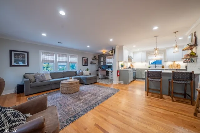 $929,000 | 54 Howard Street, Verona, NJ 07044