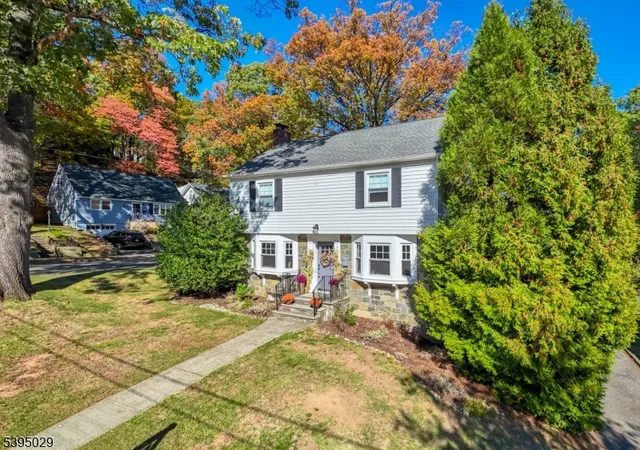 $929,000 | 54 Howard Street, Verona, NJ 07044