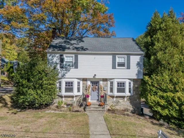 $929,000 | 54 Howard Street, Verona, NJ 07044