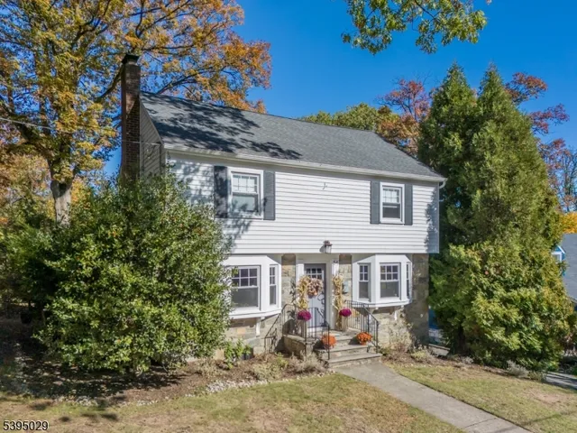 $929,000 | 54 Howard Street, Verona, NJ 07044