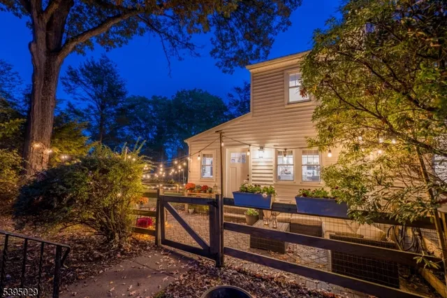 $929,000 | 54 Howard Street, Verona, NJ 07044