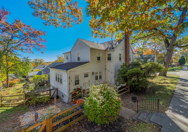 $929,000 | 54 Howard Street, Verona, NJ 07044