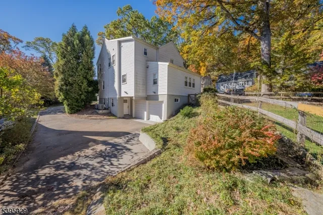 $929,000 | 54 Howard Street, Verona, NJ 07044