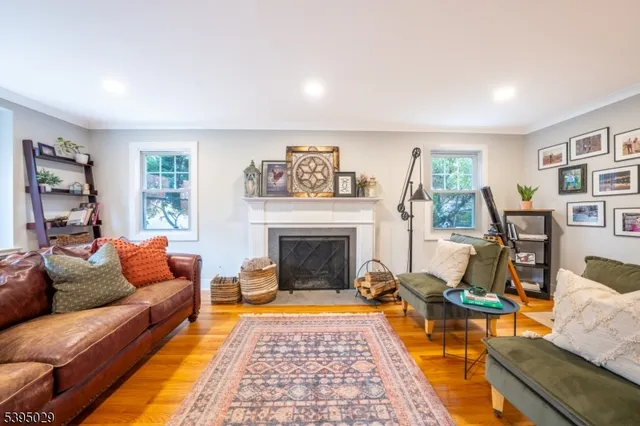 $929,000 | 54 Howard Street, Verona, NJ 07044