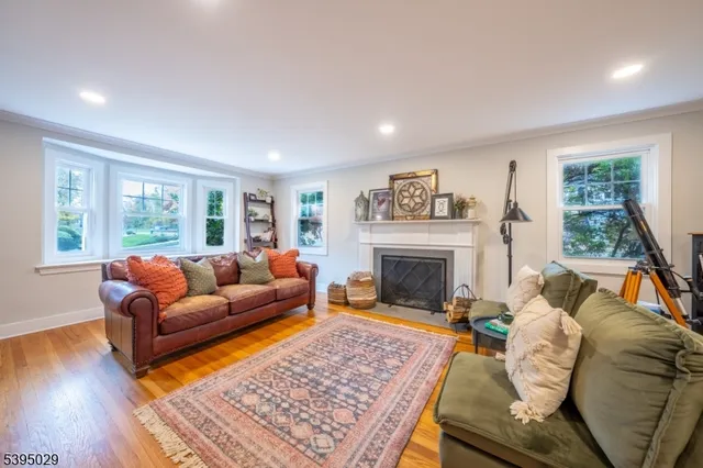 $929,000 | 54 Howard Street, Verona, NJ 07044