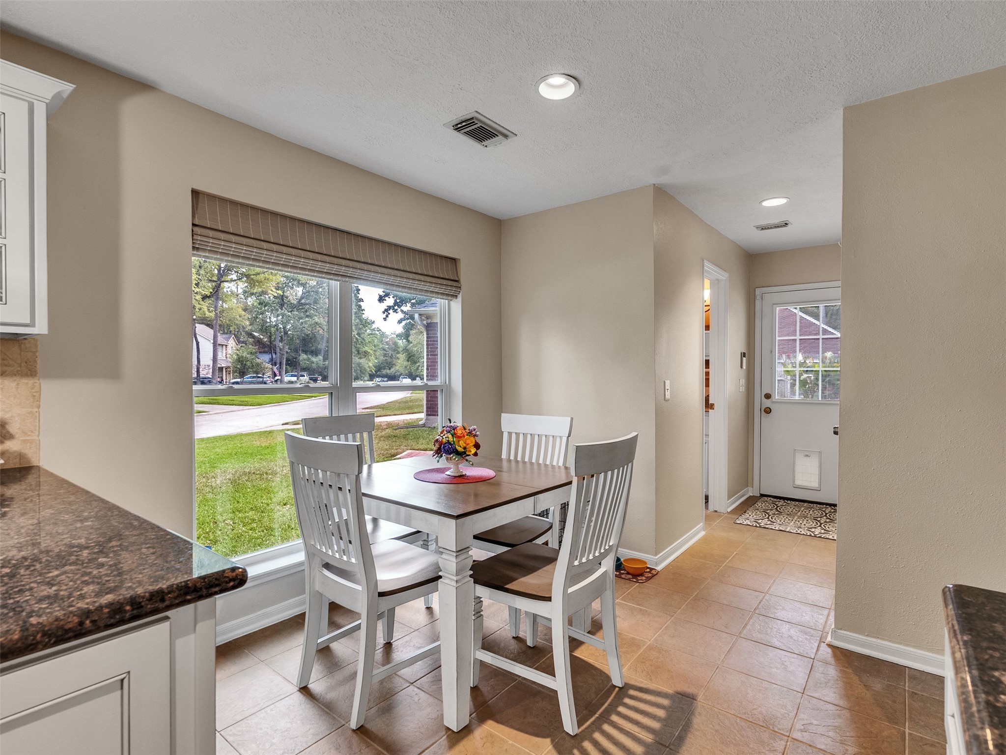 87 South Copper Sage Circle Spring, TX 77381 - Photo 12 of 28 This cozy kitchen breakfast nook