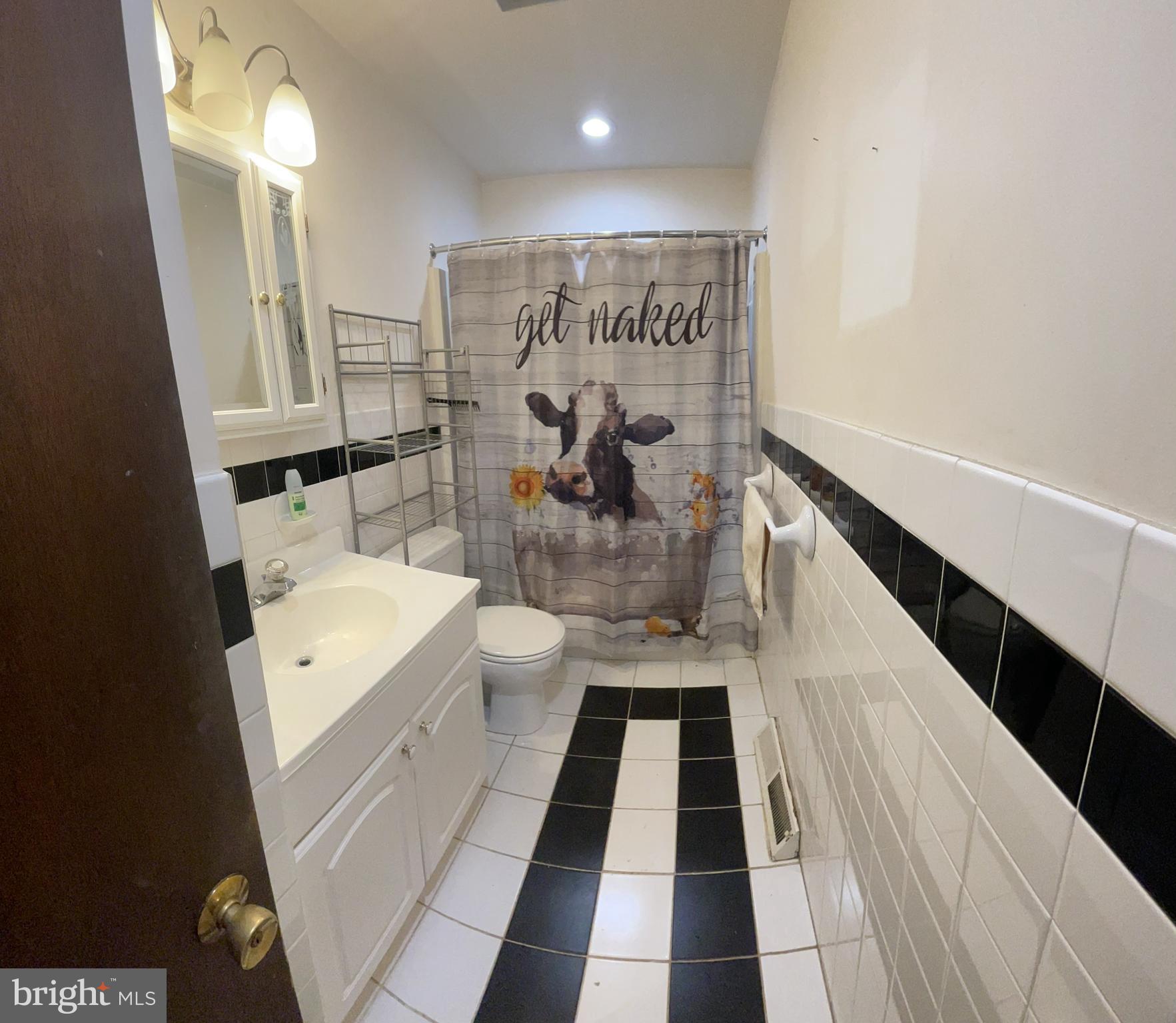 81 Taunton Road Medford, NJ 08055 - Photo 8 of 27 Full Bath