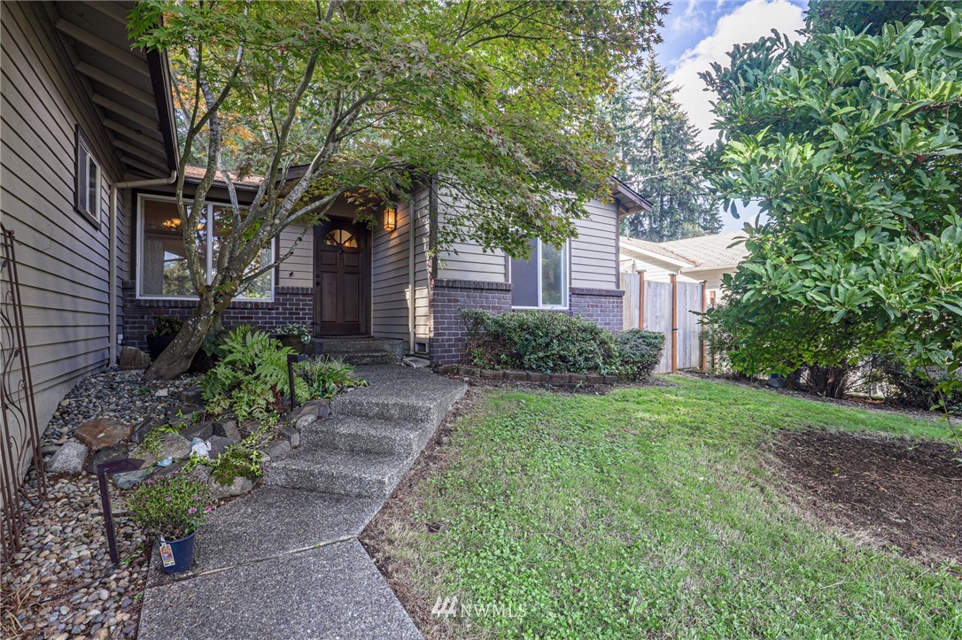 14817 204th Avenue Southeast Renton, WA 98059 - Photo 3 of 33 Gallery Image 3