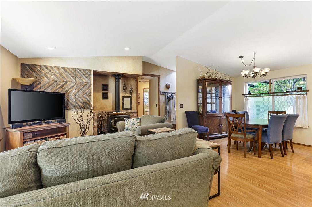 14817 204th Avenue Southeast Renton, WA 98059 - Photo 7 of 33 Gallery Image 7