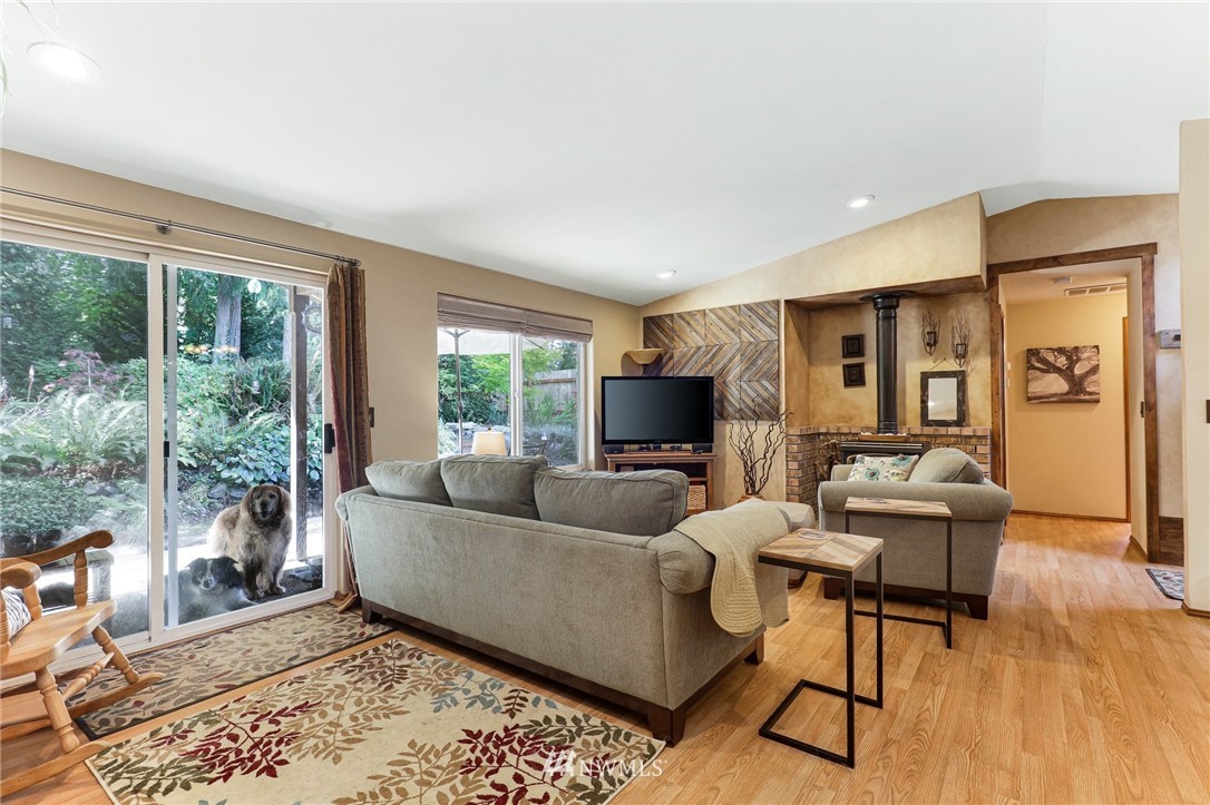 14817 204th Avenue Southeast Renton, WA 98059 - Photo 8 of 33 Gallery Image 8