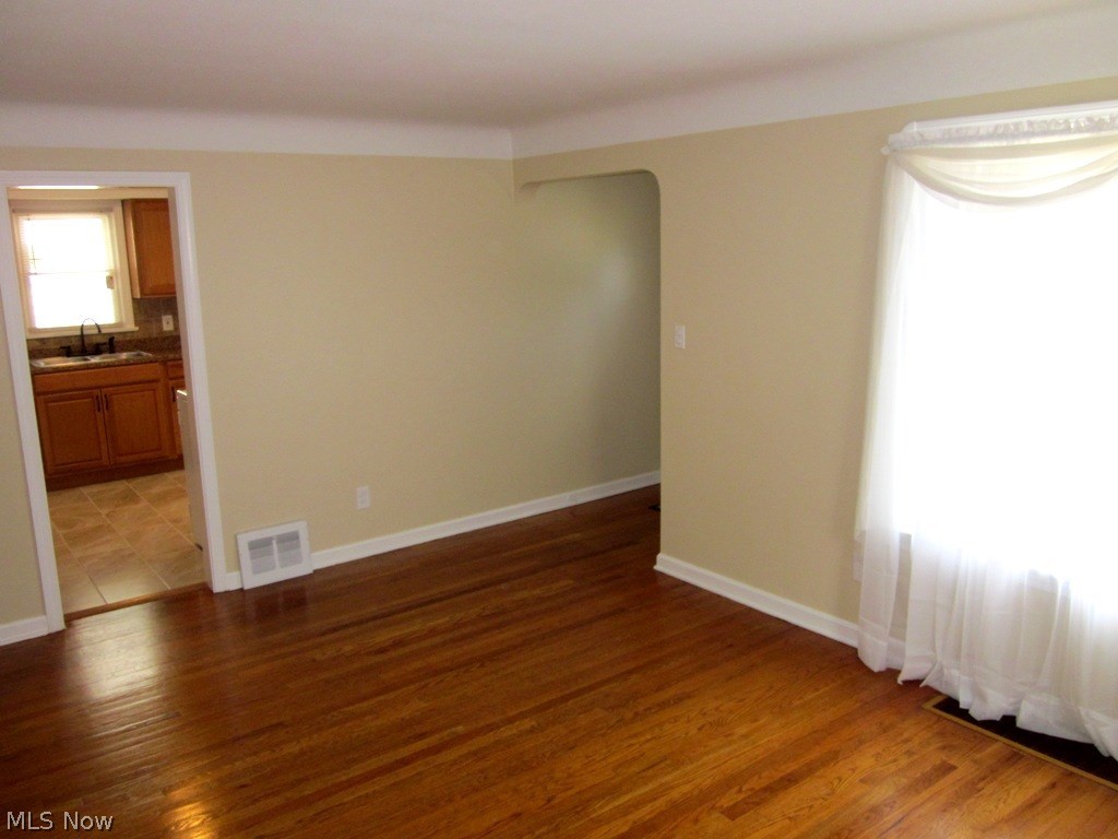 5244 Roseside Avenue Parma, OH 44134 - Photo 11 of 28