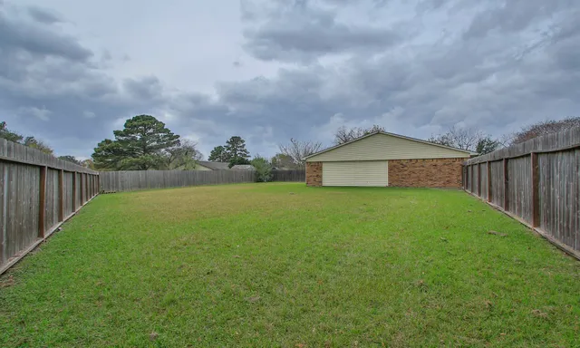 $1,750 | 17407 Autumn Trails Lane, Houston, TX 77084