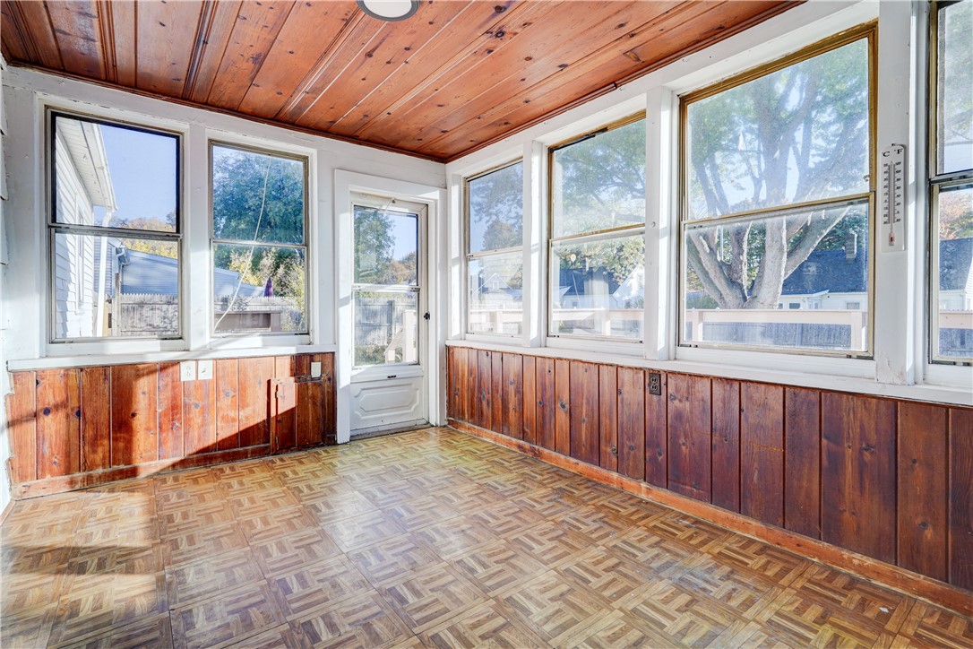 100 Bleacker Road Rochester, NY 14609 - Photo 2 of 18 Enclosed Porch