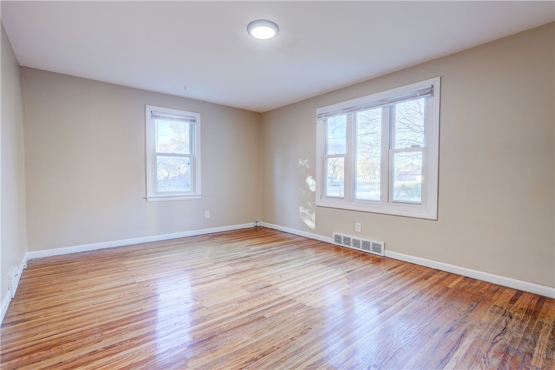 100 Bleacker Road Rochester, NY 14609 - Photo 4 of 18 Living Room