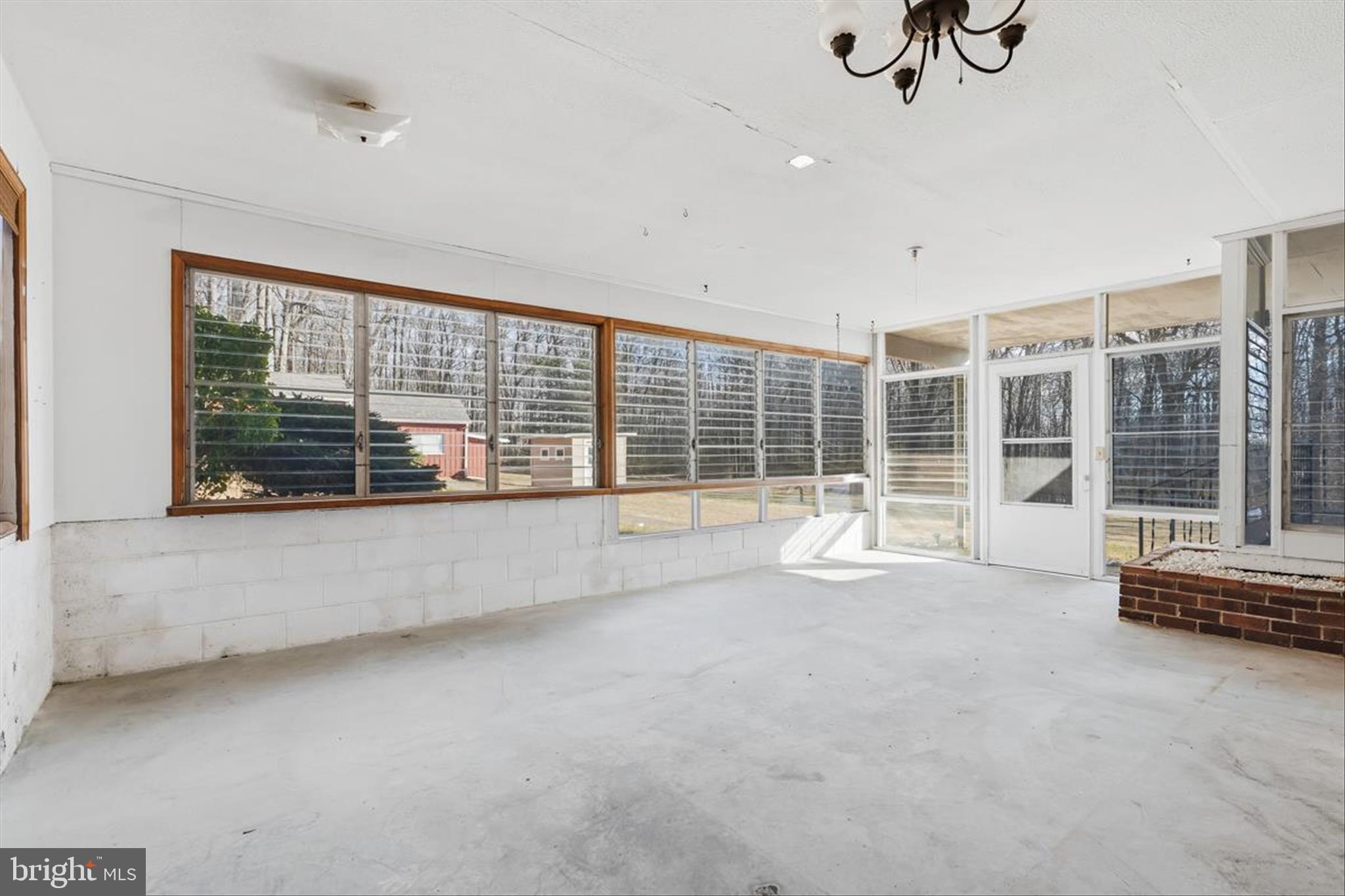 8520 Hemler Road Thurmont, MD 21788 - Photo 35 of 62 Sunroom