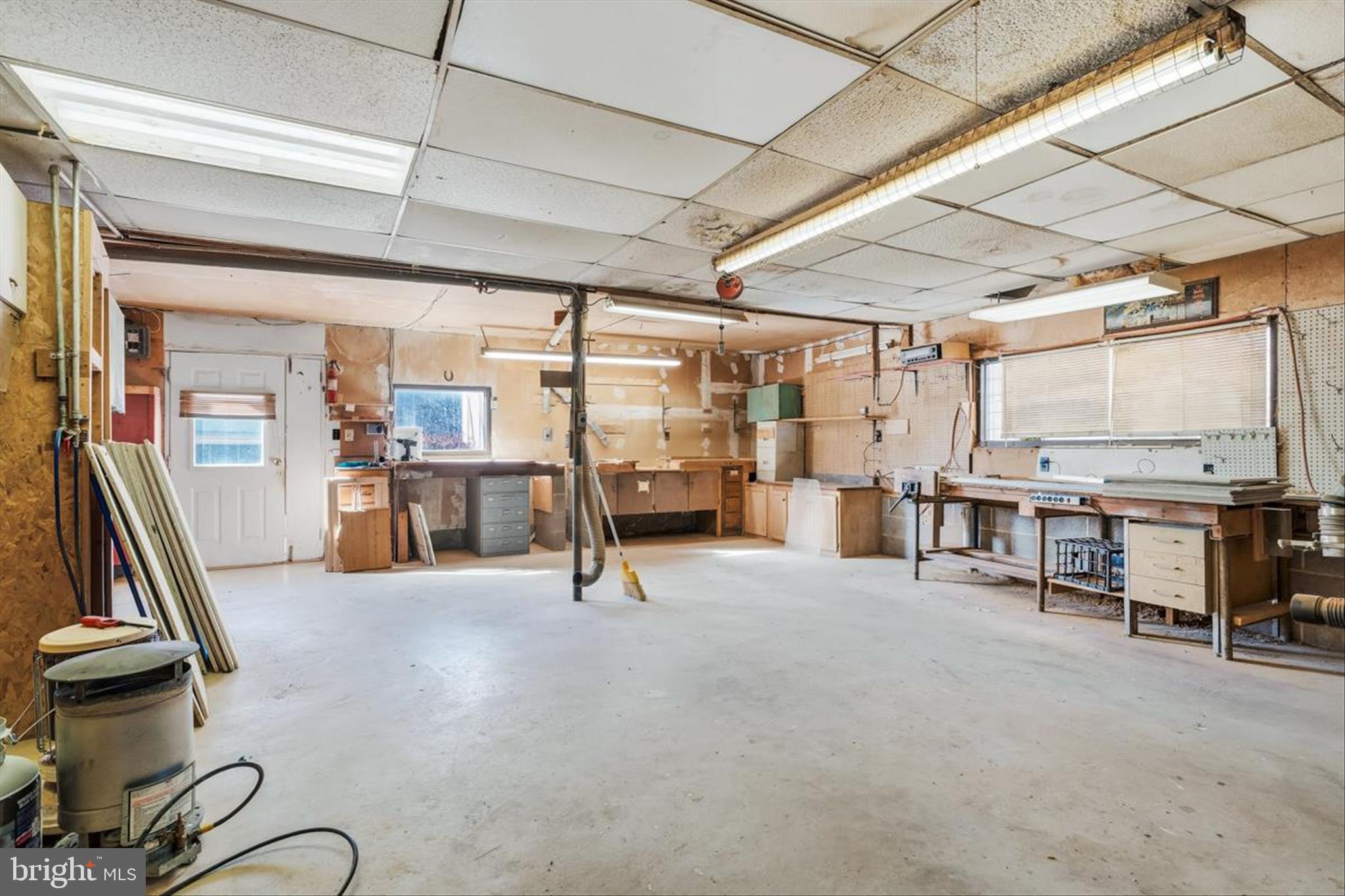 8520 Hemler Road Thurmont, MD 21788 - Photo 46 of 62 Inside Shop