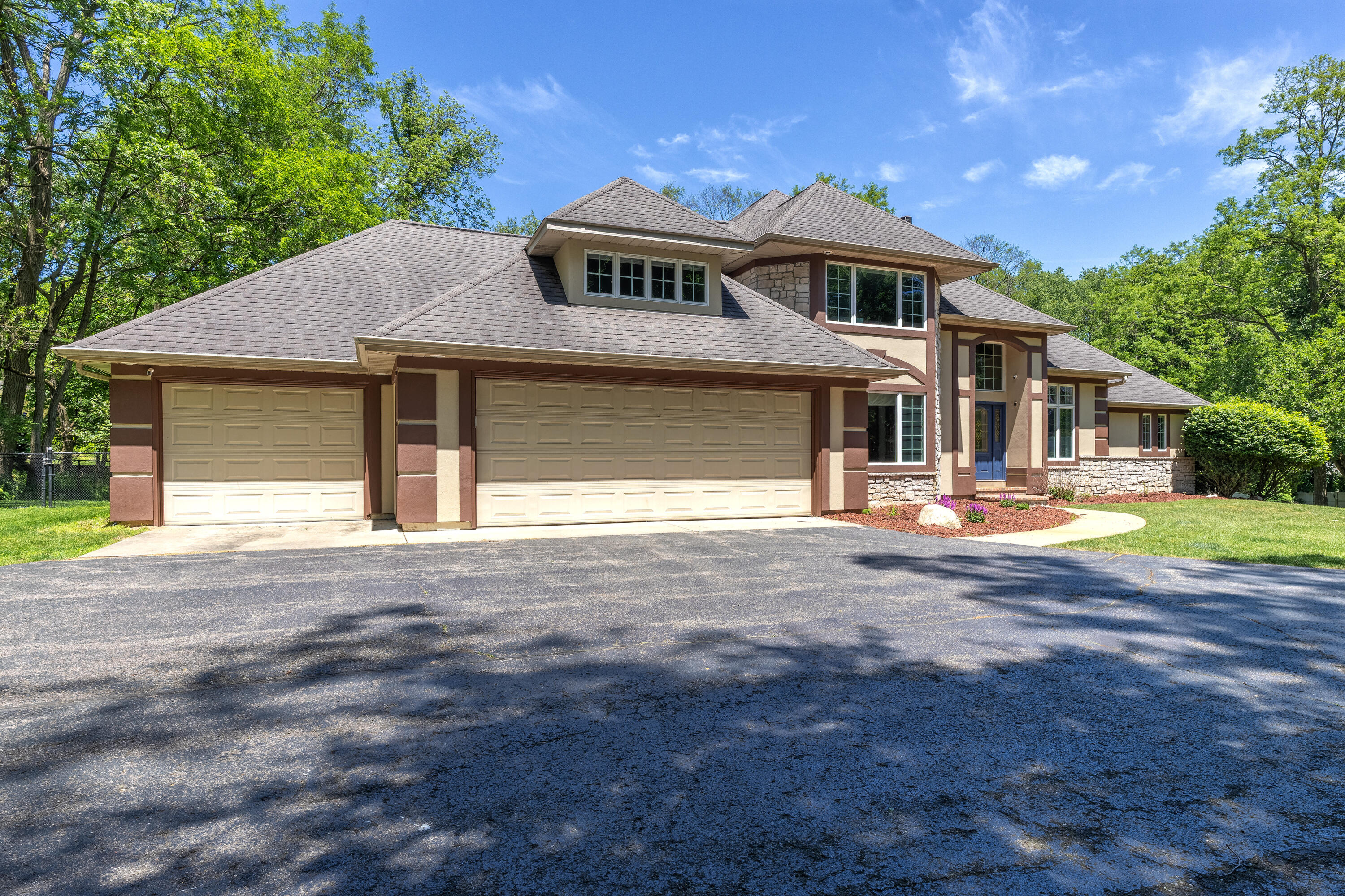 1722 West Kilgore Road Kalamazoo, MI 49008 - Photo 3 of 54 Kilgore_1722_Exterior (2)