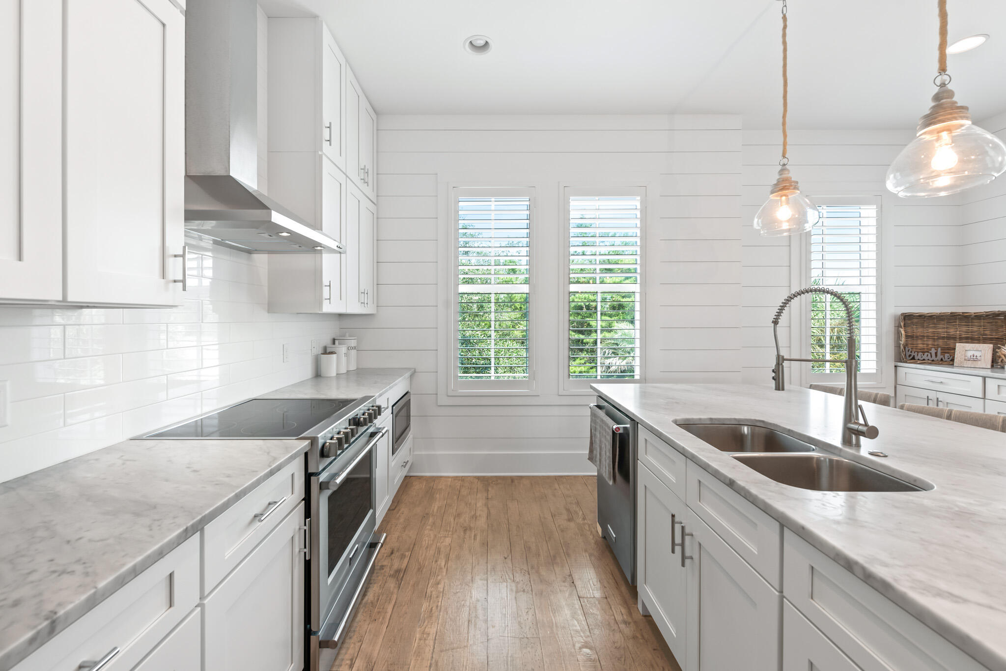 11 Pompano Pl Inlet Beach Inlet Beach, FL 32461 - Photo 27 of 68 a kitchen that has a sink and a stove