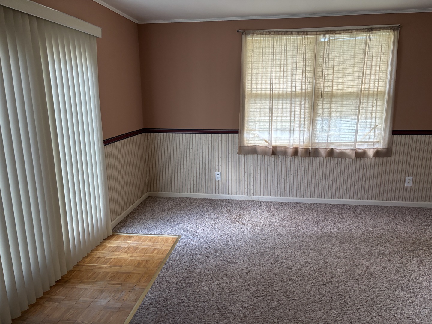 403 South Fall Street Paxton, IL 60957 - Photo 8 of 13 an empty room with windows
