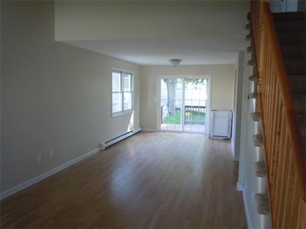 118 Santoro Road Worcester, MA 01606 - Photo 5 of 14 Gallery Image 5