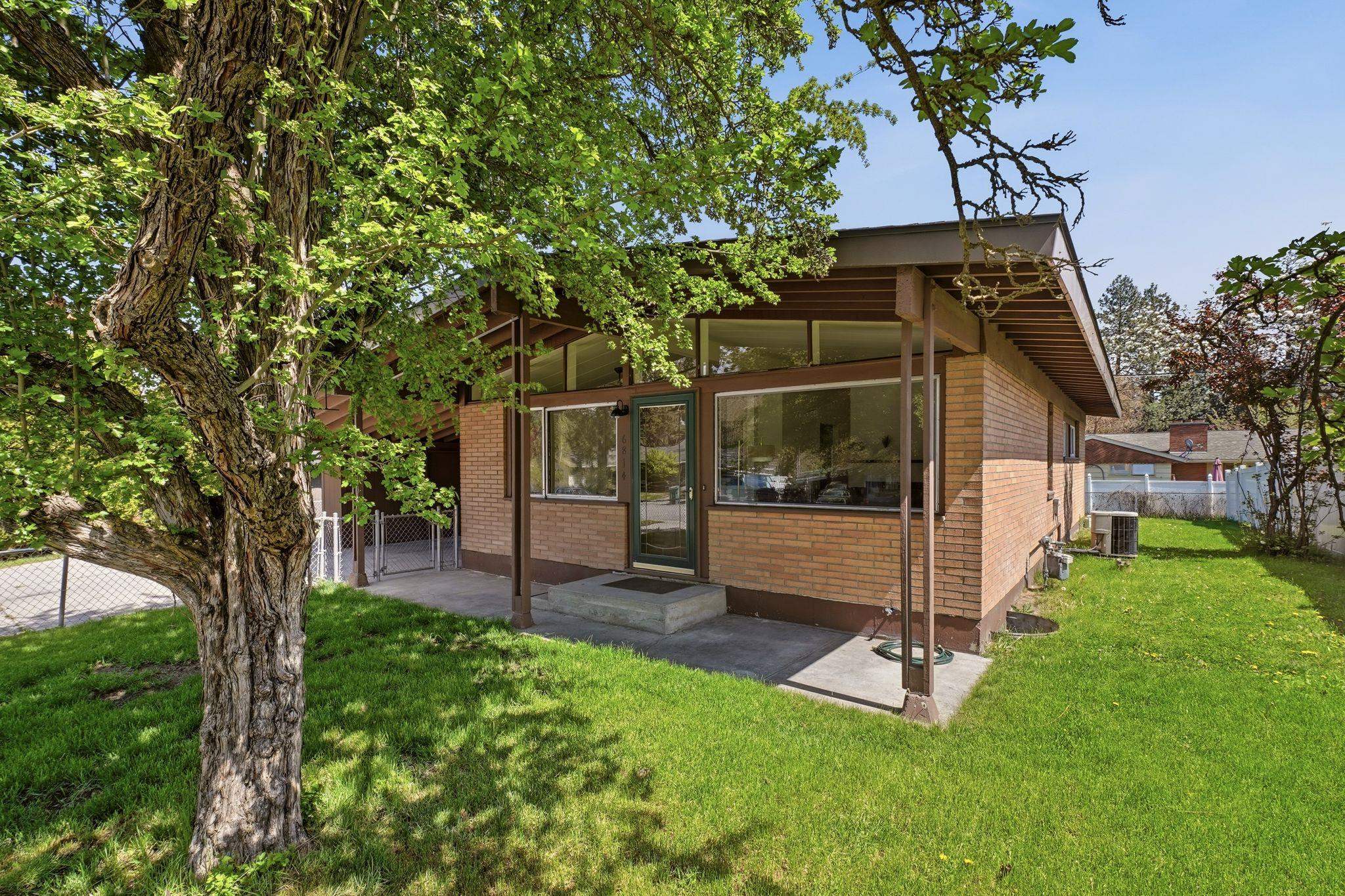 6814 North Post Street Spokane, WA 99208 - Photo 4 of 32
