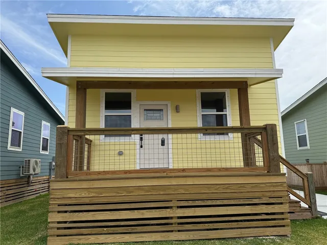 $175,500 | 2351 West Market Street, Unit 4, Rockport, TX 78382