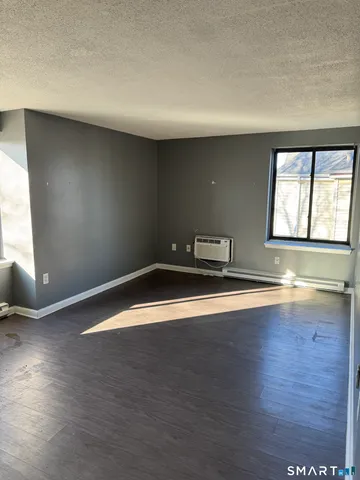 $1,400 | 356 Franklin Avenue, Unit B1, Hartford, CT 06114