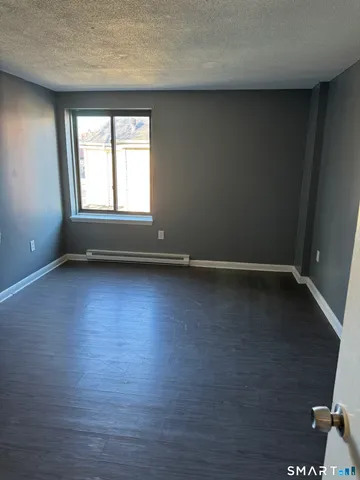 $1,400 | 356 Franklin Avenue, Unit B1, Hartford, CT 06114