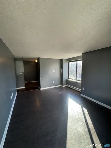 $1,400 | 356 Franklin Avenue, Unit B1, Hartford, CT 06114