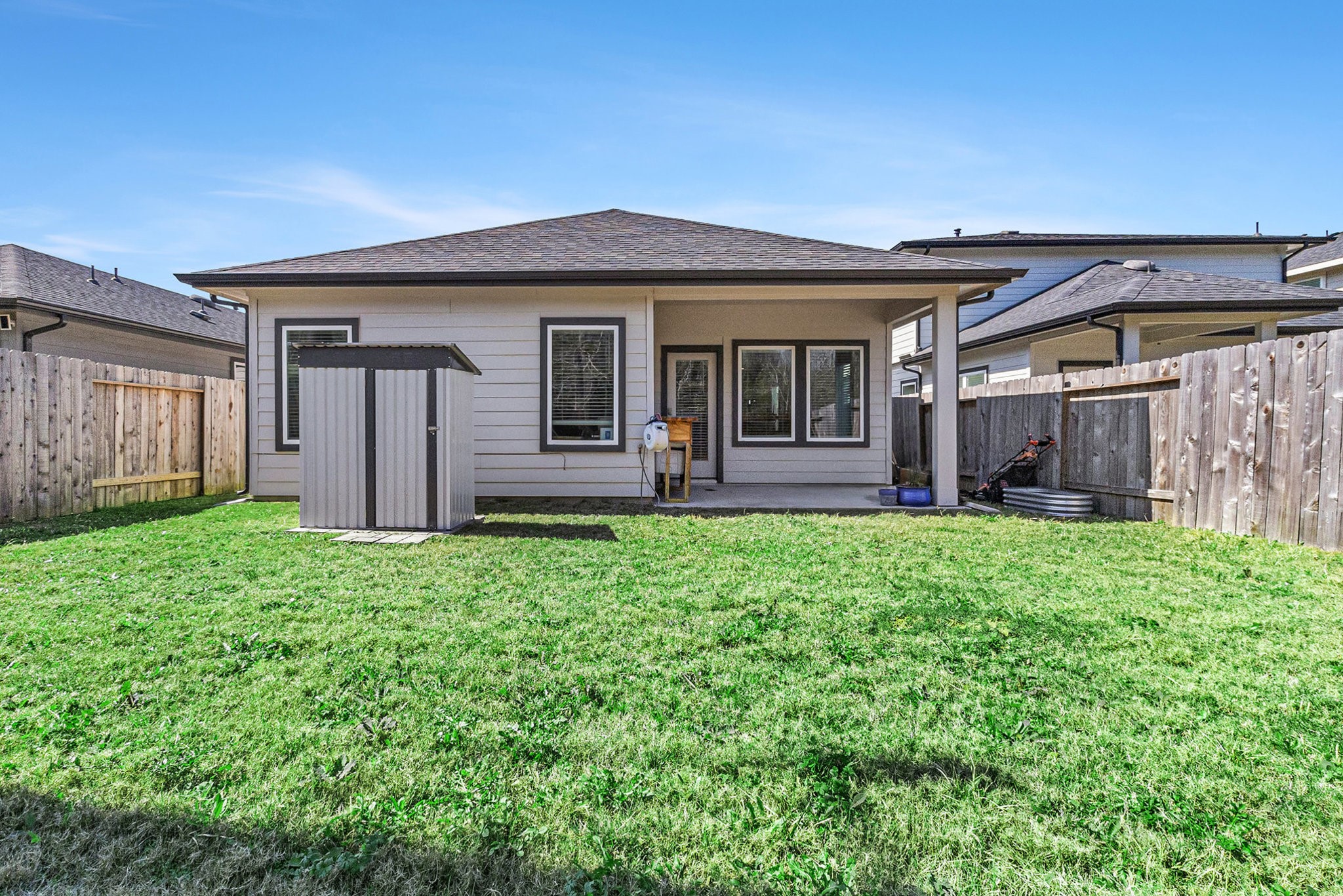 12823 Tokenhouse Lane Houston, TX 77047 - Photo 30 of 37 front view of a house with a yard