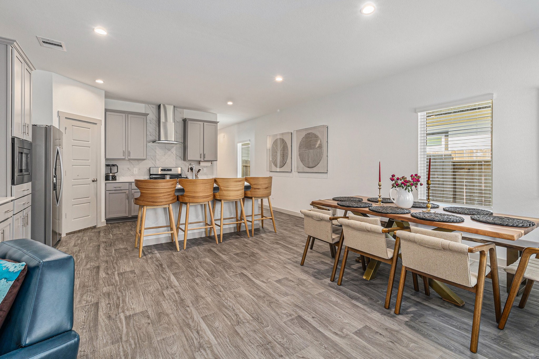 12823 Tokenhouse Lane Houston, TX 77047 - Photo 8 of 37 a workspace with furniture window and wooden floor
