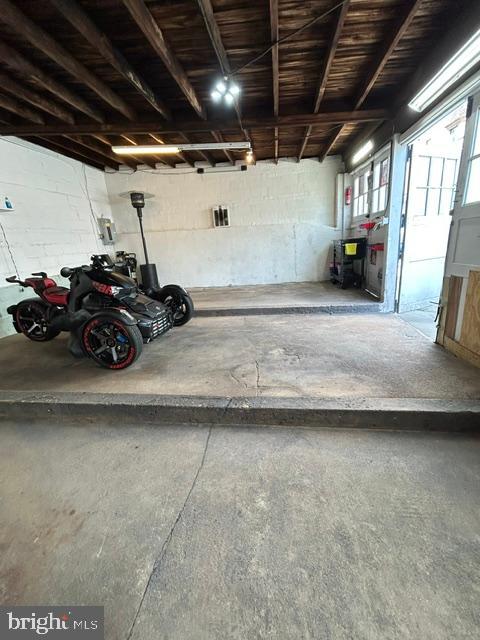 423 Spring Street Reading, PA 19601 - Photo 11 of 16 garage 4 bays