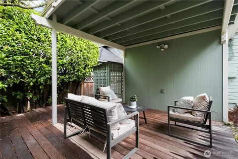 $1,100,000 | 2202 East John Street, Seattle, WA 98112