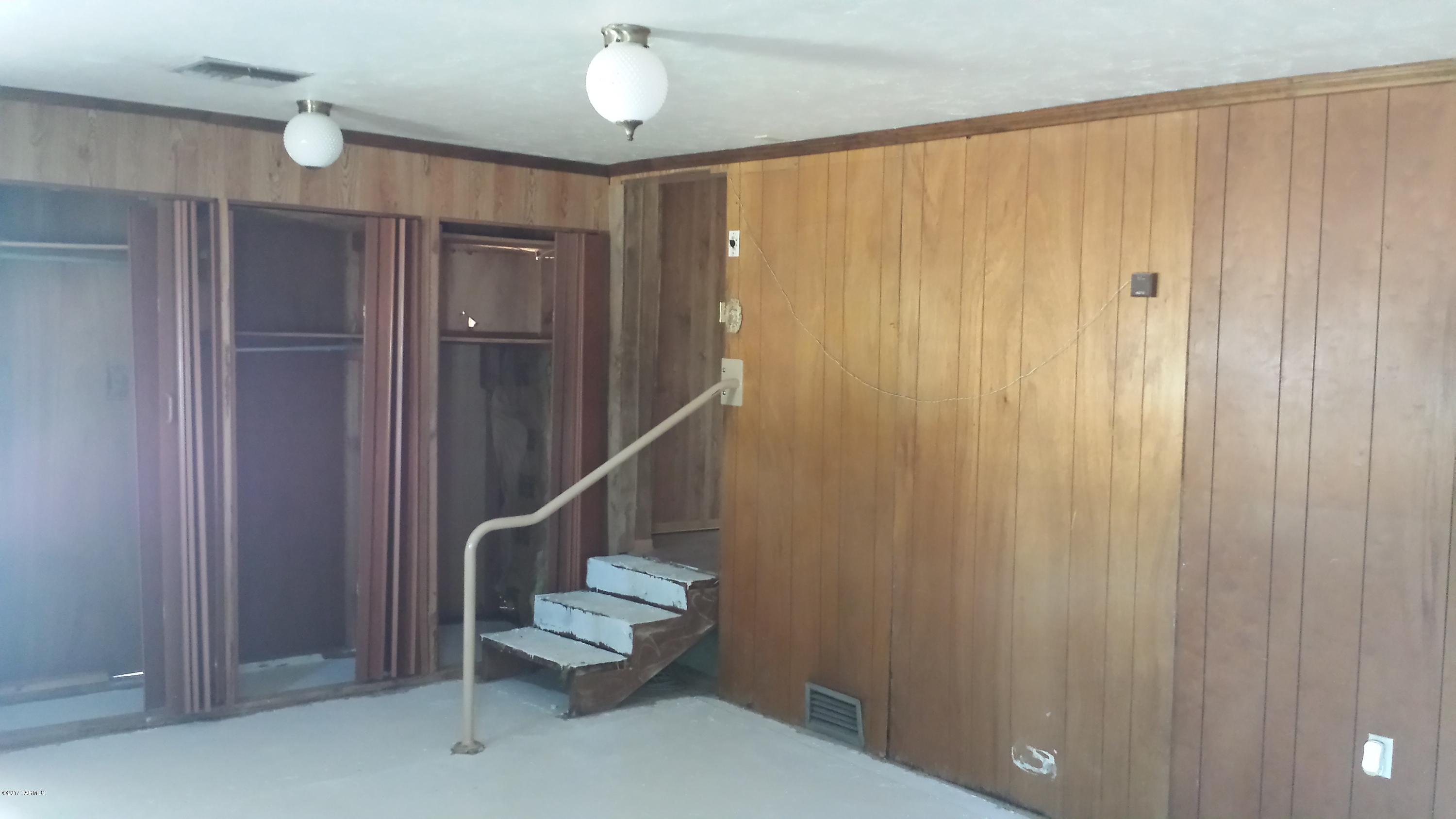 3056 West Curtis Road Tucson, AZ 85705 - Photo 6 of 10
