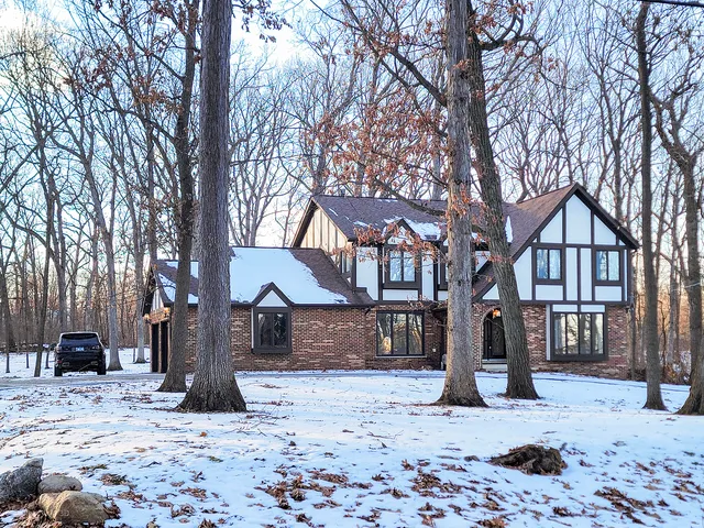 $925,000 | 12316 South 82nd Avenue, Palos Park, IL 60464